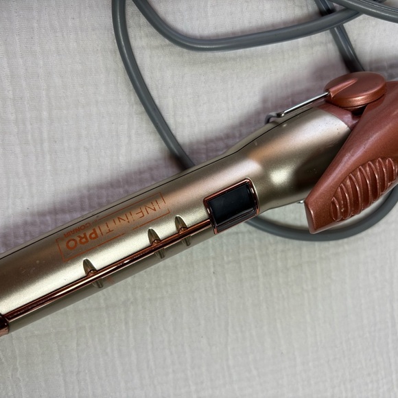 Elegant Rose Gold and Silver Hair Curler - Picture 2 of 3